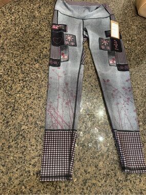 NEW Niyama Sol Amelia Rose Leggings with Pink Patch & Print Details